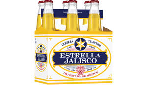 六罐裝 Estrella Jalisco 啤酒瓶，金色液體，藍黃色包裝。