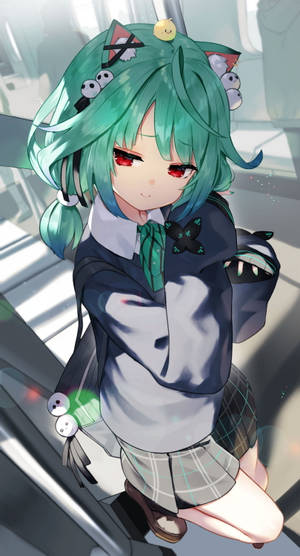 擁有青色頭髮和貓耳的動漫女孩坐在火車上，穿著校服。 — 可愛 壁紙