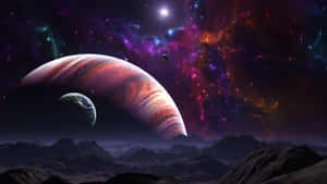 外星山脈仰望太空中一顆巨大的行星和色彩繽紛的星雲。