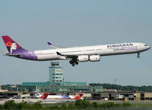 夏威夷航空空中巴士A340-600從機場跑道起飛 — 天空 壁紙