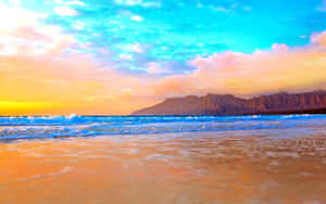 夕陽下的海洋，背景有海浪和山巒 — 湖 壁紙
