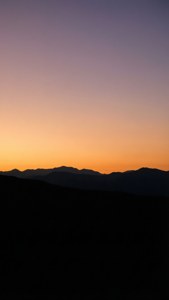簡約夕陽山影漸層，適用於 Samsung