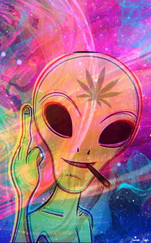 帶有大麻紋身的外星人在宇宙漩渦中抽煙並豎起中指