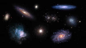 充滿活力的螺旋星系和發光的星雲漂浮在佈滿星辰的宇宙虛空中。
