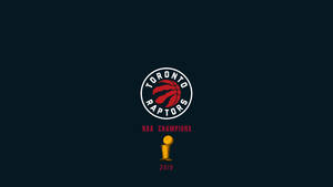 多倫多速龍隊2019年NBA冠軍標誌，深色背景上有獎盃。