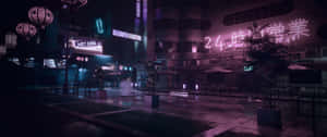 霓虹招牌照亮夜晚潮濕嘅城市街道，有空枱同棕櫚樹。