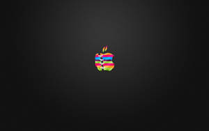 色彩繽紛的彩虹條紋Apple標誌，深色背景