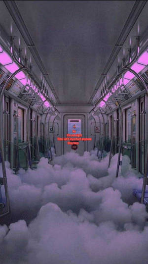空蕩蕩的地鐵車廂，充滿雲霧和發光的紫色燈光，門上有一條紅色訊息。