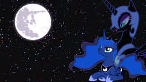 藍色小馬長有星形翅膀，在星空下仰望新月。 — 星空夜 壁紙