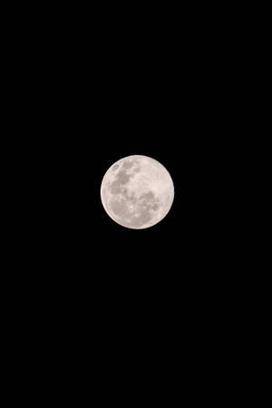滿月，在黑暗的天空中可見隕石坑 — 夜景城市 壁紙