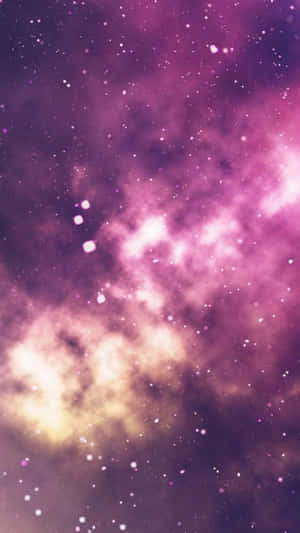 太空中的紫金色星雲與星星