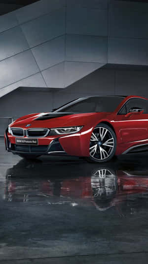 紅色BMW i8跑車在濕地板上的倒影，現代攝影棚環境