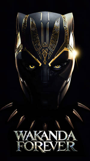 黑豹頭盔，帶有發光的眼睛和「Wakanda Forever」文字。 — 日本龍動畫 壁紙