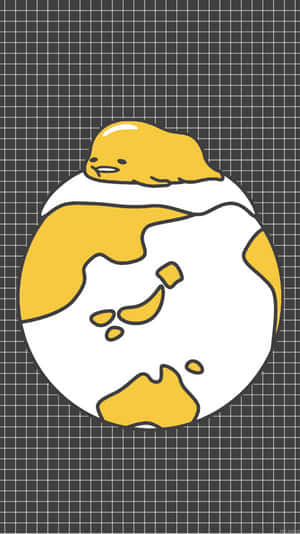 一個懶惰的黃色gudetama角色在網格背景的裂開雞蛋上休息。