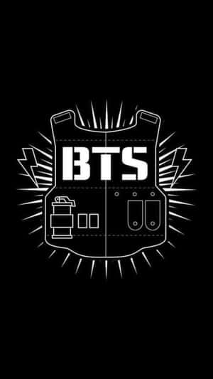 黑色背景上帶有 'BTS' 文字的戰術背心白色線條圖。 — 9:16 壁紙