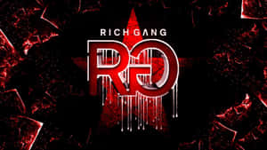 Rich Gang 標誌，在破碎玻璃背景上有滴落的紅色字母。 — 黑幫 壁紙
