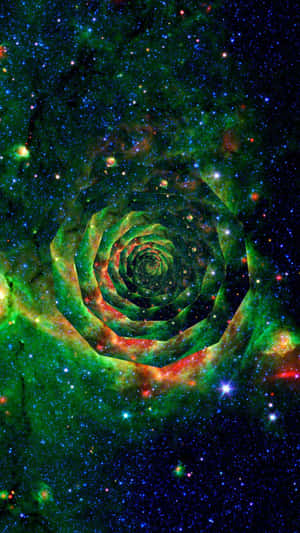 螺旋星系，綠色和紅色星雲在星群中閃耀