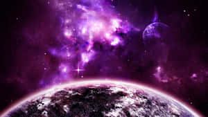 太空中的紫色星球，伴隨星星與其他行星 — 紫色銀河 壁紙