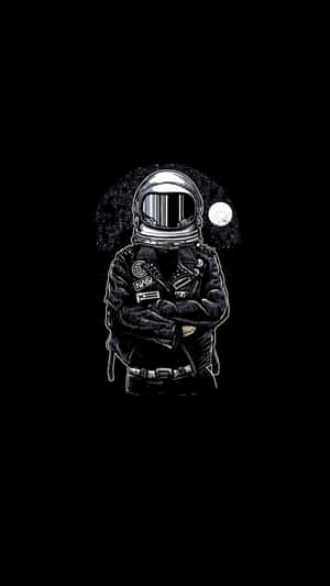 穿著皮褸的太空人，雙臂交叉，站在星空太空背景前。