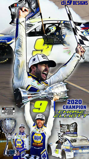 Chase Elliott 以獎盃和格子旗慶祝NASCAR錦標賽勝利。