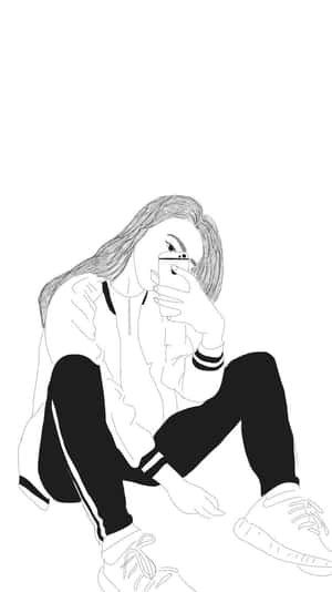 一位穿著運動服的年輕女性盤腿坐在地板上看著手機。