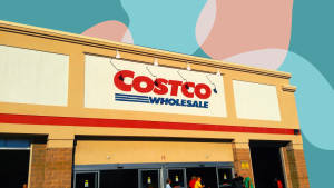 帶有抽象彩色背景的Costco Wholesale商店。
