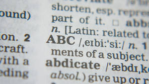 ABC的字典頁面定義，附有語音發音和用法示例。 — 書籍 壁紙