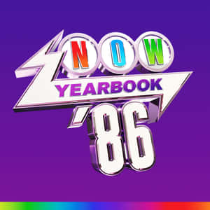 1986年大膽復古年鑑標誌，紫色背景上帶有彩色3D字體。