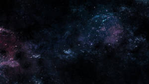 星空，帶有色彩繽紛的星雲雲團和遙遠的星星。