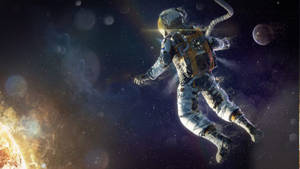 太空人在太空中漂流，靠近一顆熾熱的太陽和一顆遙遠的行星。 — 太空人 壁紙