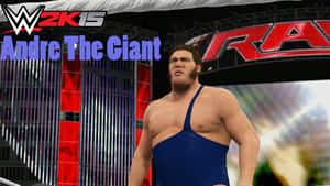 WWE摔角手Andre The Giant身穿藍色緊身衣，在電子遊戲場館內。