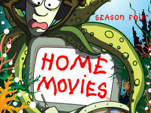 卡通八爪魚喺水底珊瑚同氣泡之間拎住電視機，上面有「Home Movies」字樣。