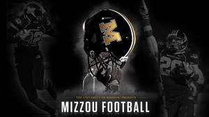 Mizzou 美式足球頭盔，球員在黑暗煙霧背景中移動。 — 足球 壁紙