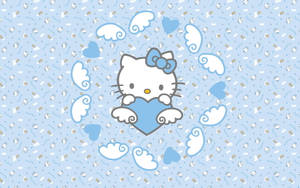 Hello Kitty 手持一個心形，被雲朵和心形環繞，背景是藍色圖案。
