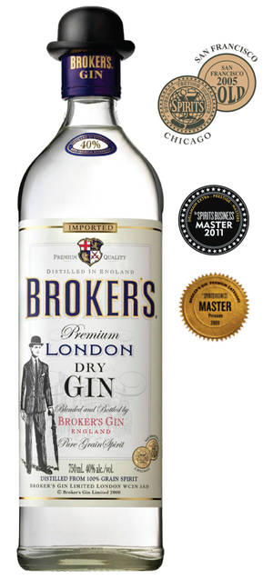 Broker's Premium London Dry Gin酒樽，帶有獎項封條同復古標籤。