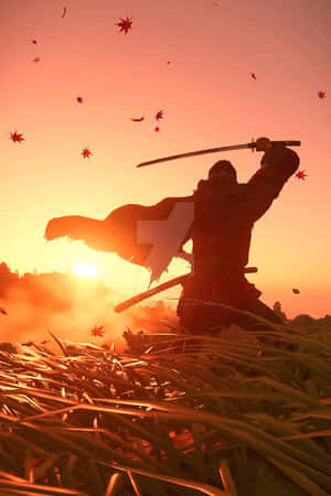 武士戰士剪影在夕陽下持劍，伴隨飄落的楓葉。 — 武士 壁紙
