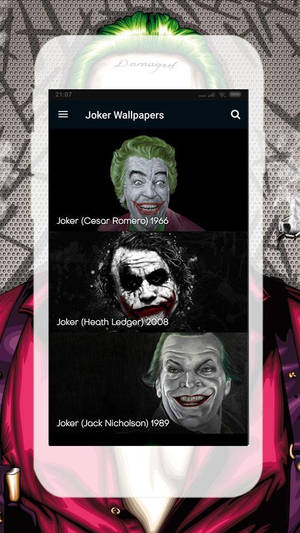 手機屏幕顯示來自不同演員和年份的Joker電影海報。 — 小丑 2019 壁紙