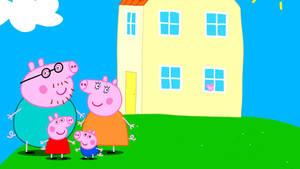 Peppa Pig 一家喺陽光普照嘅日子喺黃色屋外面微笑。