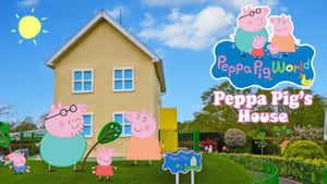Peppa Pig 家庭角色喺佢哋嘅黃色屋前面，有綠色草坪同晴朗嘅天空。