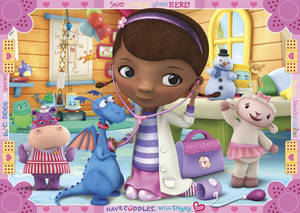 Doc McStuffins 正在與她的毛絨動物朋友們一起檢查一隻龍玩具。 — 麥拿侖 GIF 壁紙