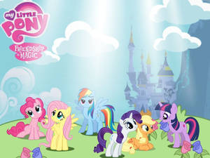 六個 My Little Pony 角色在晴朗的天空下一起在城堡前擺姿勢。