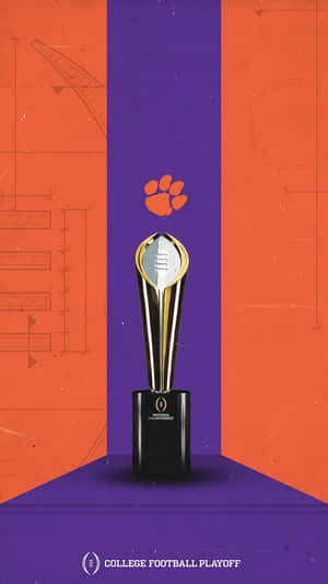 紫色平台上的College Football Playoff獎盃，背景為橙色和紫色，帶有藍圖線條。