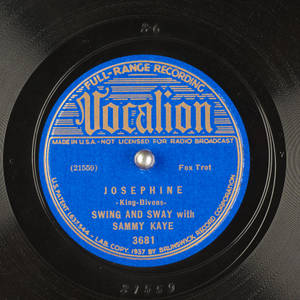 復古藍色Vocalion唱片標籤，用於Josephine King-Bivons和Sammy Kaye的'Swing and Sway'。
