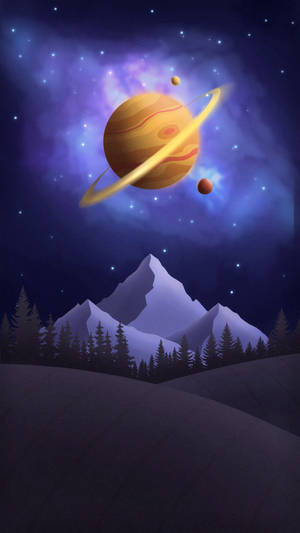 星空下，松樹覆蓋的雪山，以及帶有光環的發光行星。