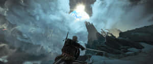 一個鬍鬚戰士在暴風雨的天空下，站在雪覆蓋的山峰上，手持劍，陽光穿透雲層。