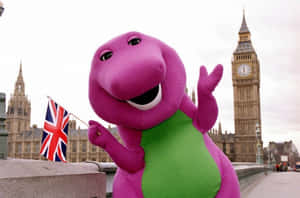紫色 Barney 吉祥物在倫敦大笨鐘附近揮舞英國國旗。