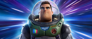 巴斯光年身穿太空衣，身後有宇宙速度線。