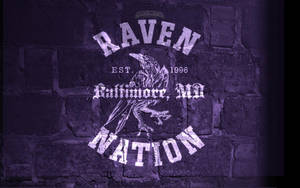Raven Nation 標誌塗在磚牆上，帶有烏鴉插圖。