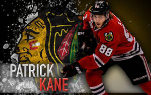 Patrick Kane 身穿 Blackhawks 球衣，揮桿中，背景有球隊標誌。