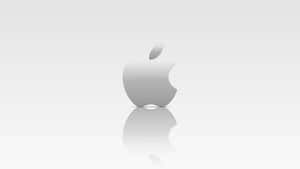 帶有咬痕的時尚銀色Apple標誌，漸變背景上有倒影。 — 綠色iPhone 壁紙